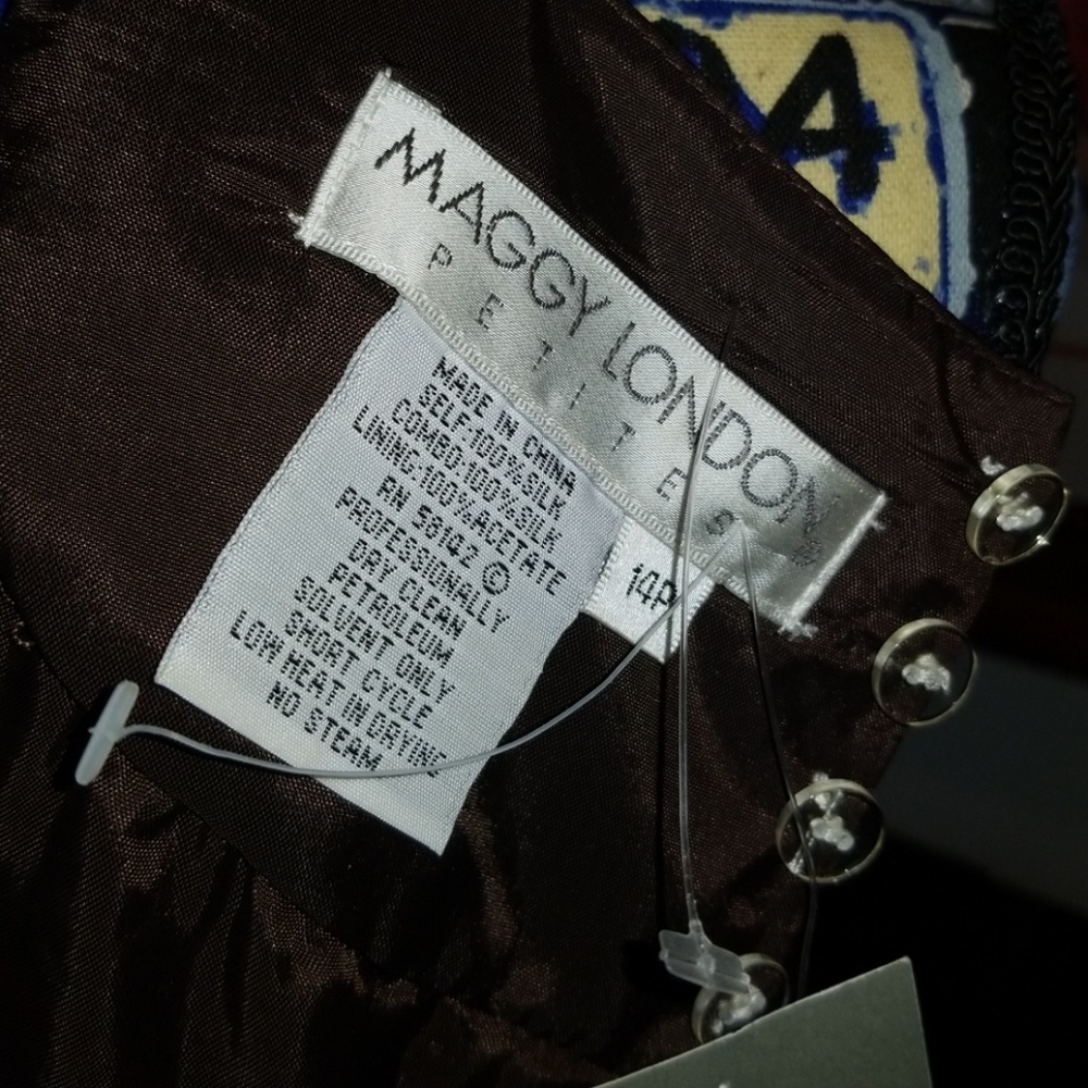 Dress - Picture 5 of 5